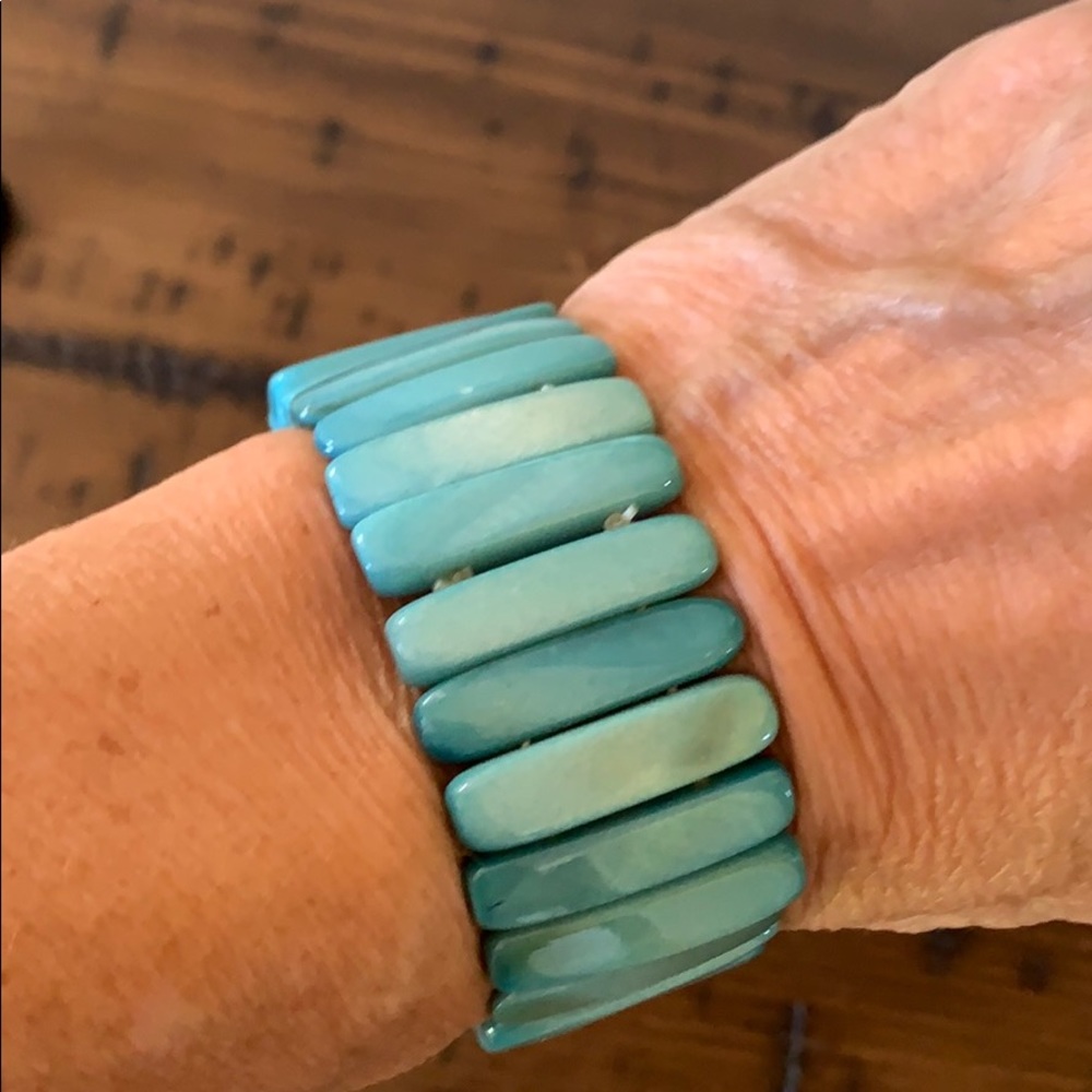 Turquoise blue stretchy bracelet